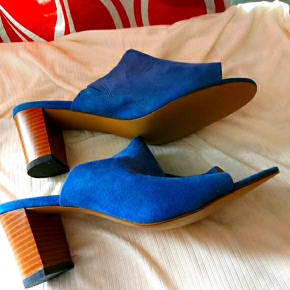 Slip ons - Picture 2 of 3